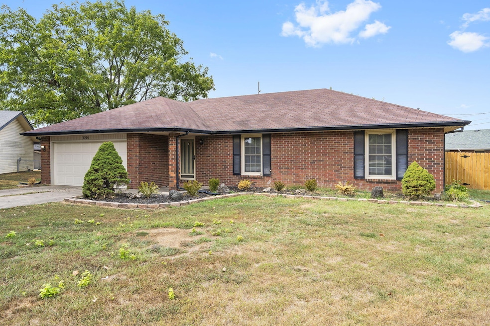 3225 S Kimbrough Ct, Springfield, MO 65807 - photo 1