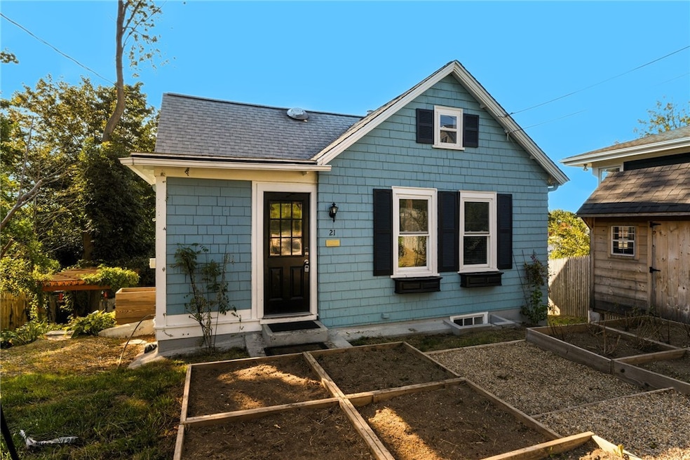 21 Summit Ave, Tiverton, RI 02878 - photo 1