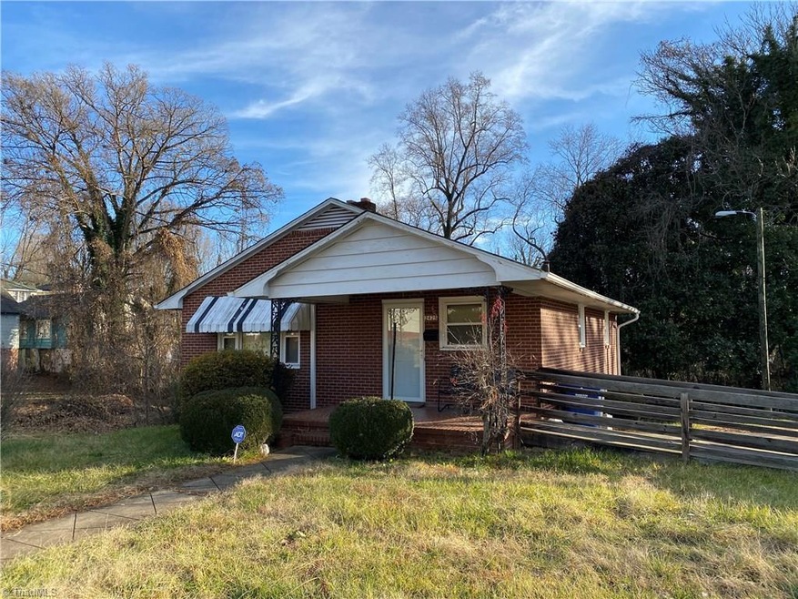 2425 N Dunleith Ave, Winston Salem, NC 27105 - photo 1