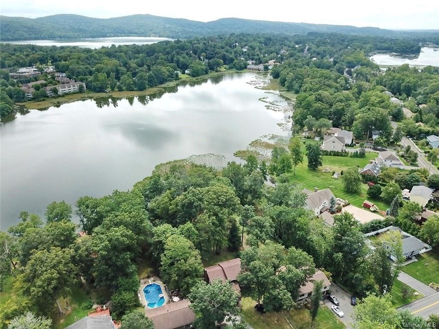 100 Lakewood Dr, Congers, NY 10920 - photo 1