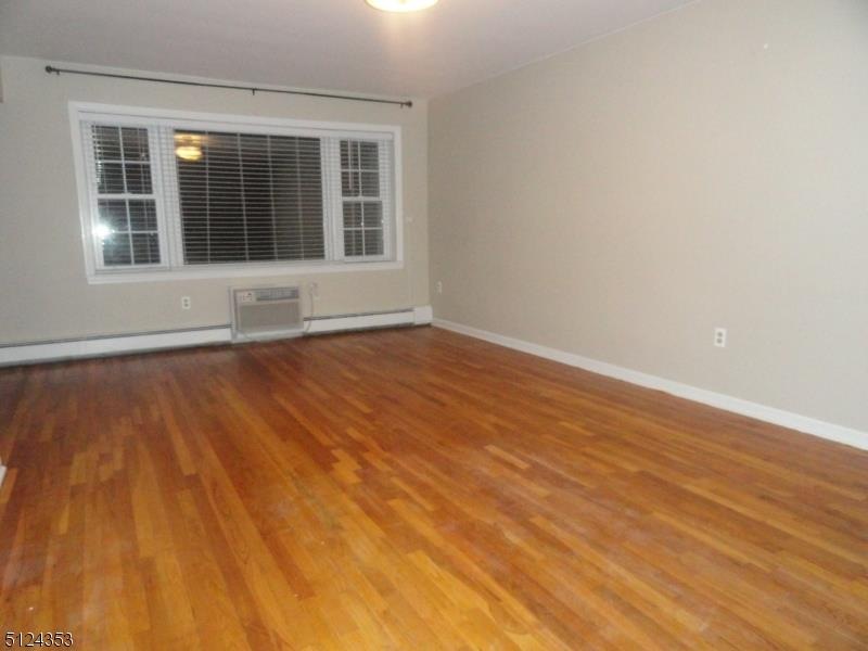 565 Grove St unit F8, Clifton, NJ 07013 - photo 1