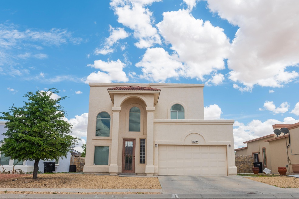 829 Desert Silver Dr, Horizon City, TX 79928 - photo 1