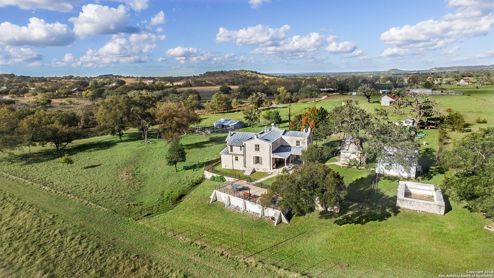 378 Lochte Wise Rd, Fredericksburg, TX 78624 - photo 1