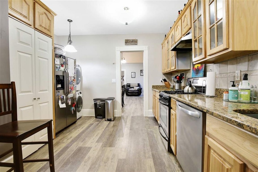 153 Lincoln St unit 1R, Jersey City, NJ 07307 - photo 1