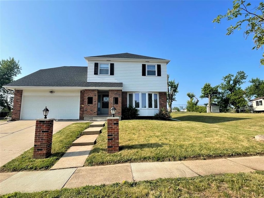 3515 Sue Ln NW, Cedar Rapids, IA 52405 - photo 1