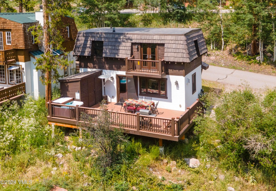 4112-Spruce-Way-MLS_01