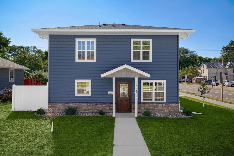 1002 7th St S, La Crosse, WI 54601 - photo 1