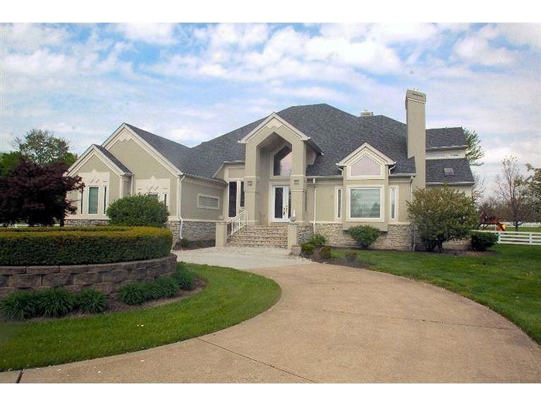 7994 Green Lake Dr, Liberty Township, OH 45044 - photo 1