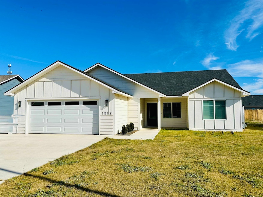 1312 Miller Ave, Dodge City, KS 67801 - photo 1