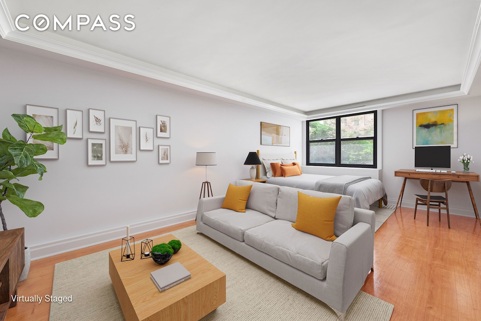 The Gramercy Plaza unit 2R, New York, NY 10003 - photo 1