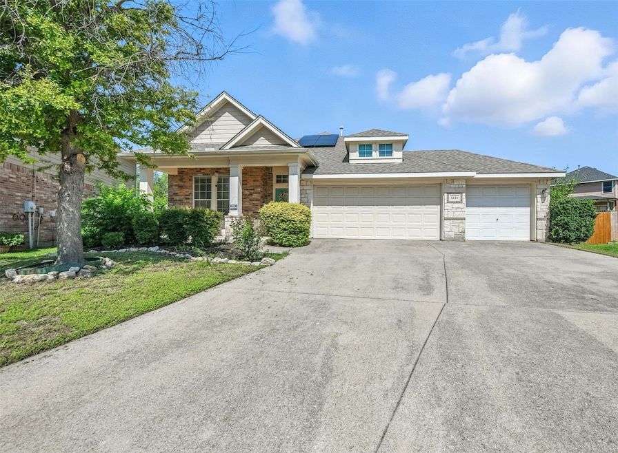 6121 Paddlefish Dr, Fort Worth, TX 76179 - photo 1