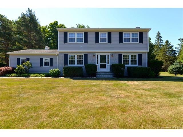 Charming Colonial In Wonderful Taunton Neighborhoo