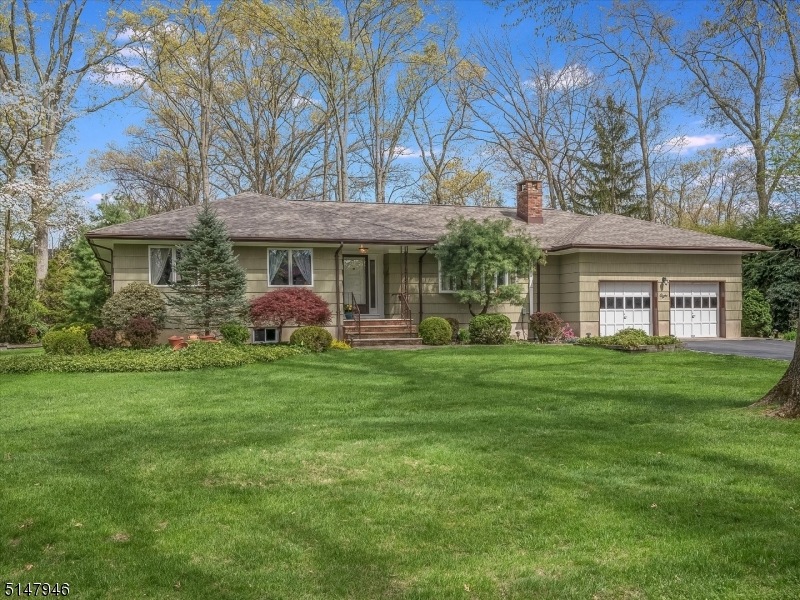 8 Arnold Ct, Pompton Plains, NJ 07444 - photo 1