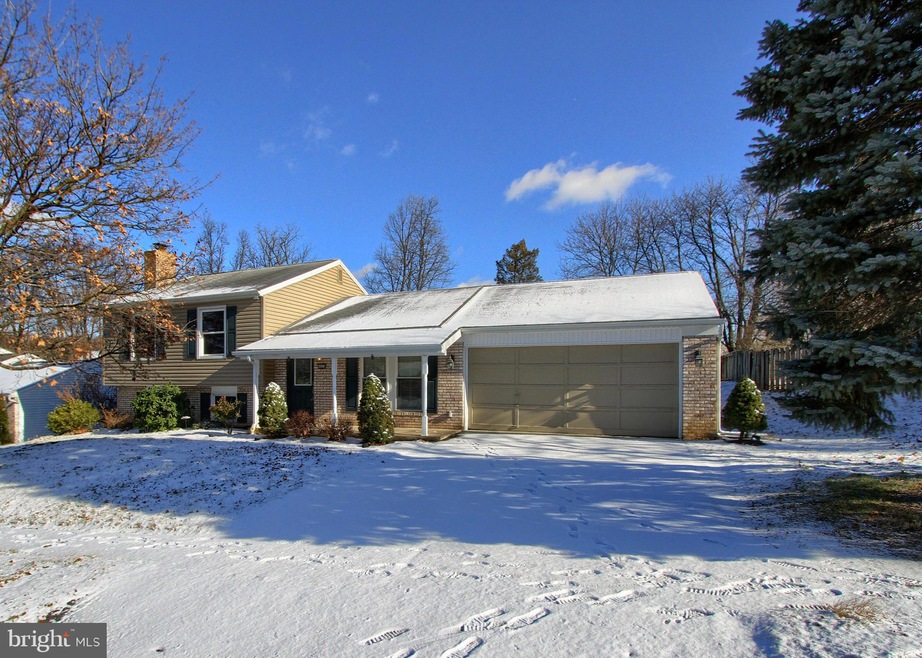 4824 Sweetbrier Dr, Harrisburg, PA 17111 - photo 1