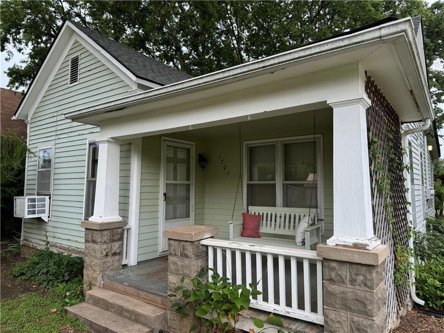 1701 Kennedy Ave, Parsons, KS 67357 - photo 1