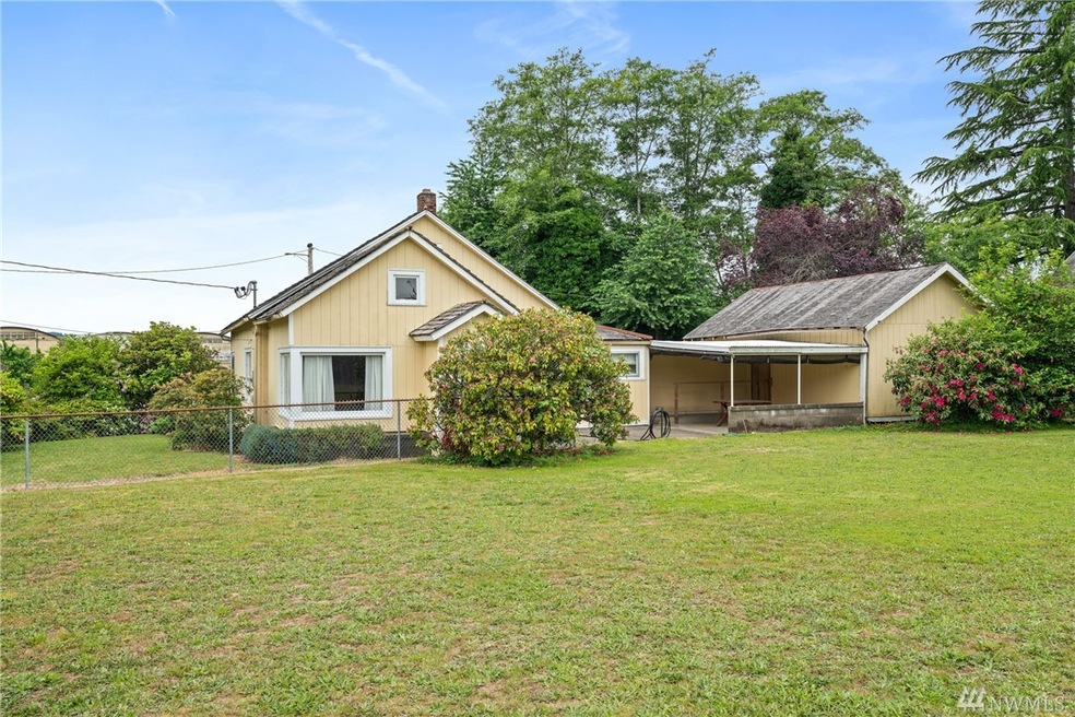 1004 Water St, Raymond, WA 98577 - photo 1