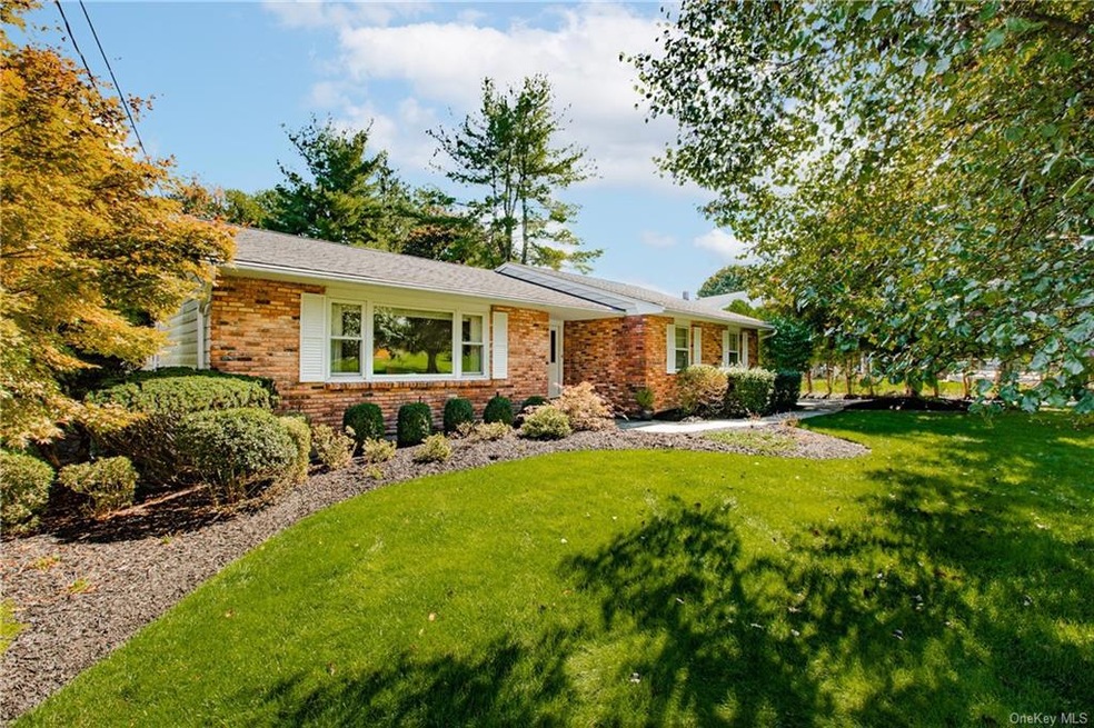 18 Ungava Dr, New City, NY 10956 - photo 1