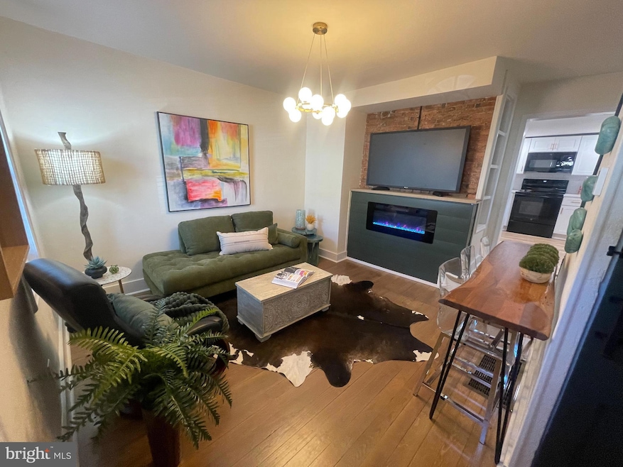 365 S 3rd St, Columbia, PA 17512 - photo 1