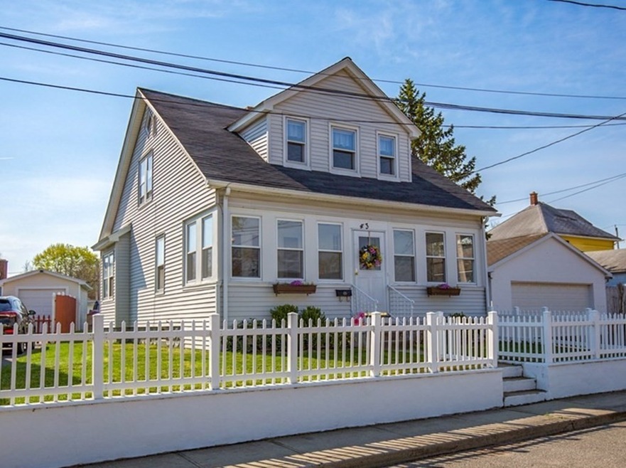 43 Ellsbree St, Chicopee, MA 01013 - photo 1