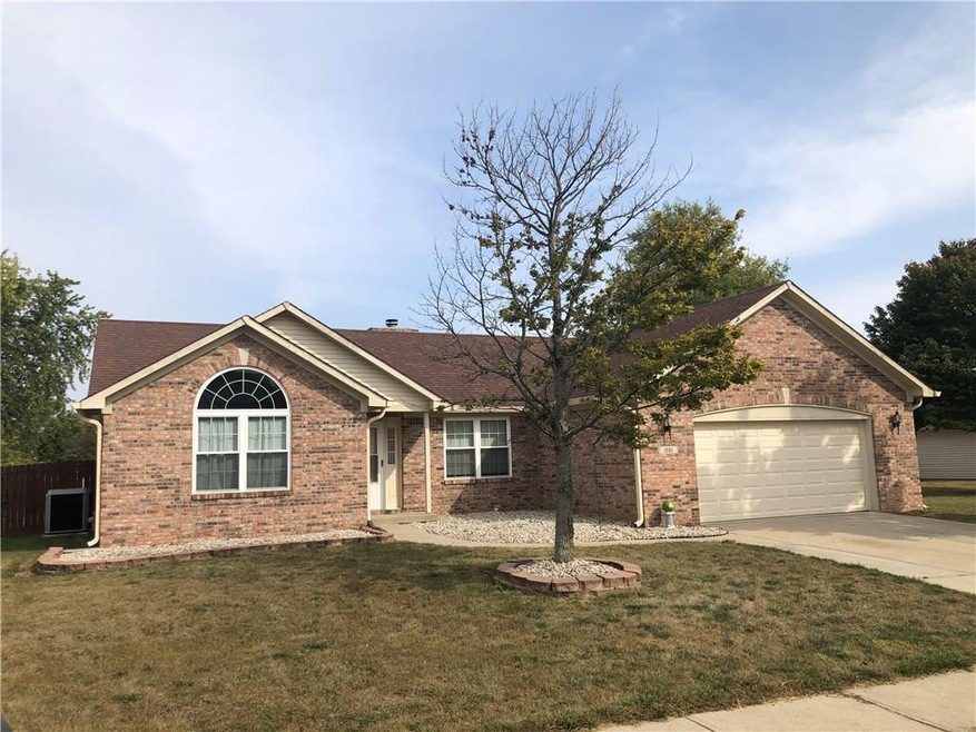 1561 White Oak Ct, Franklin, IN 46131 - photo 1