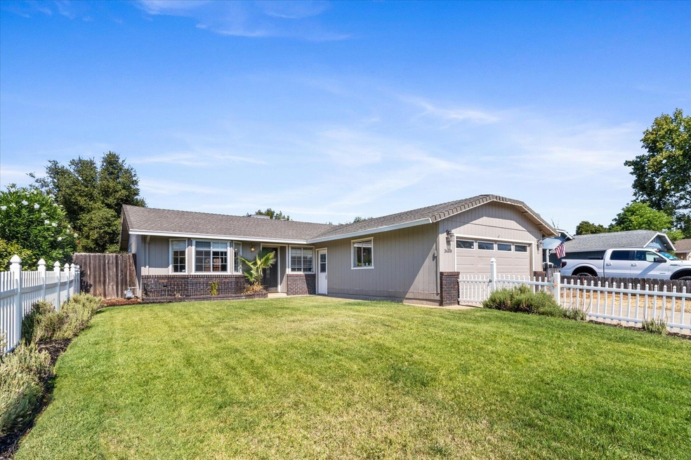 3608 Dune St, Redding, CA 96002 - photo 1