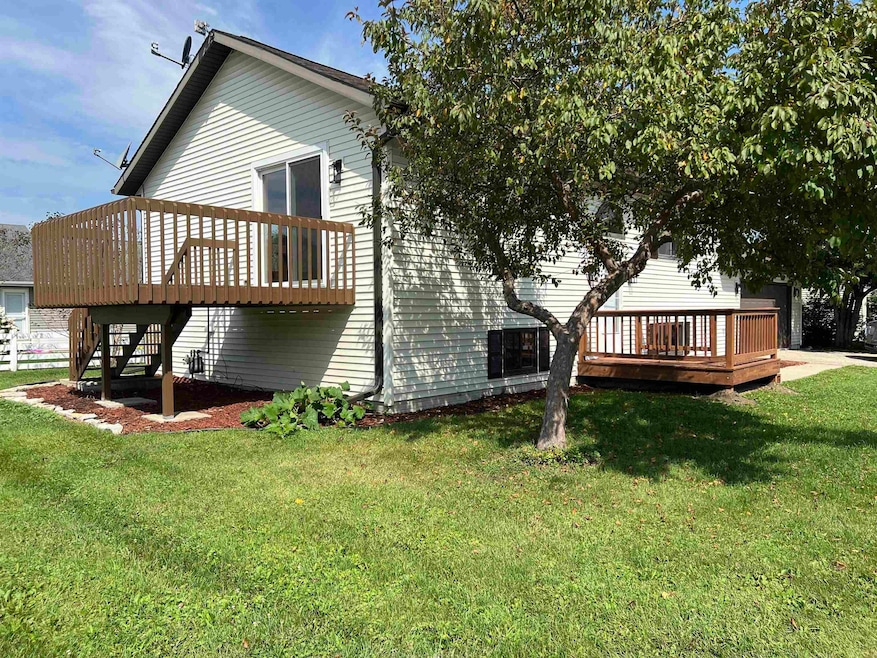 2521 Gk Ave, Decorah, IA 52101 - photo 1