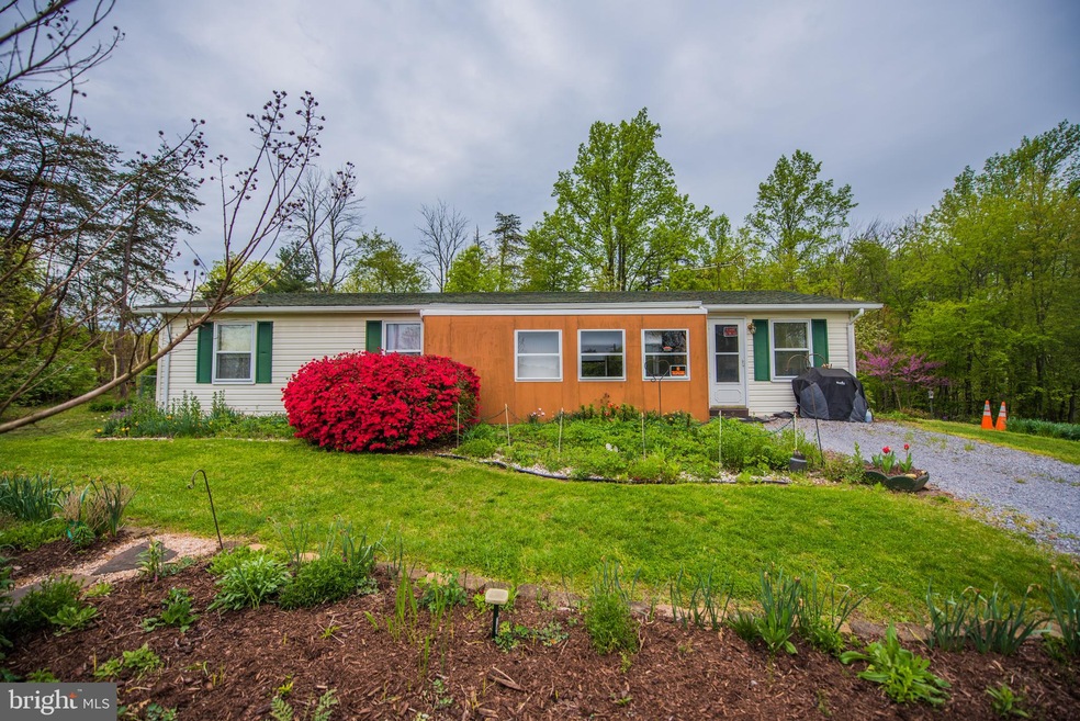 1507 Apple Harvest Dr, Hedgesville, WV 25427 - photo 1