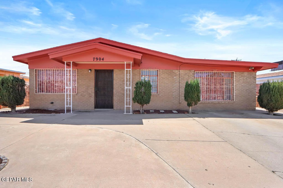 7904 Hermosillo Dr, El Paso, TX 79915 - photo 1