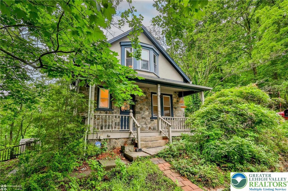 Sold $300,000 • Co-Listing Agent