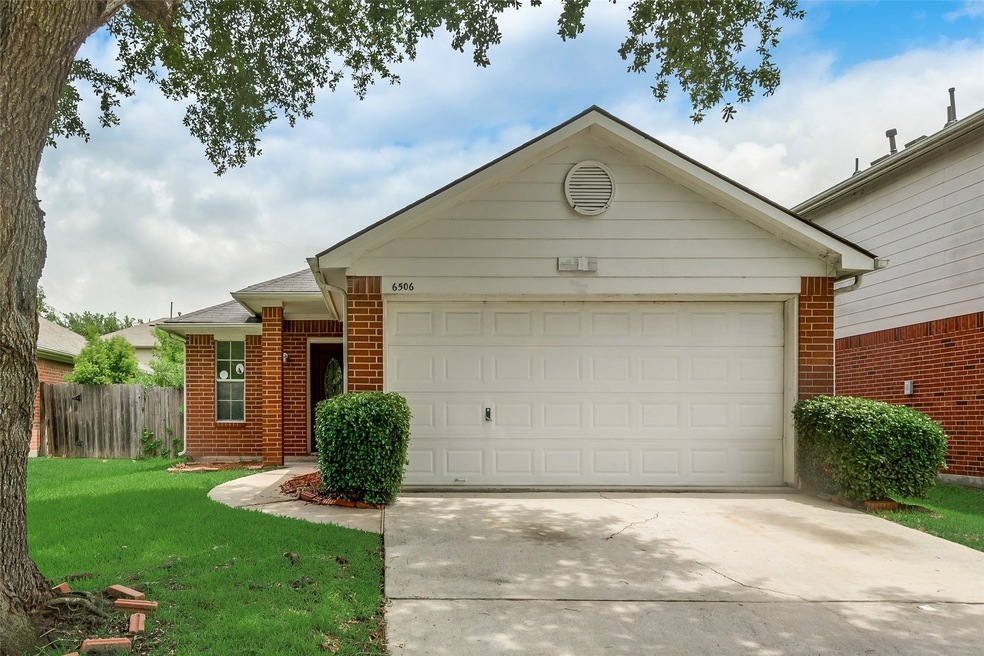 6506 Bryant Park Ct, Houston, TX 77086 - photo 1