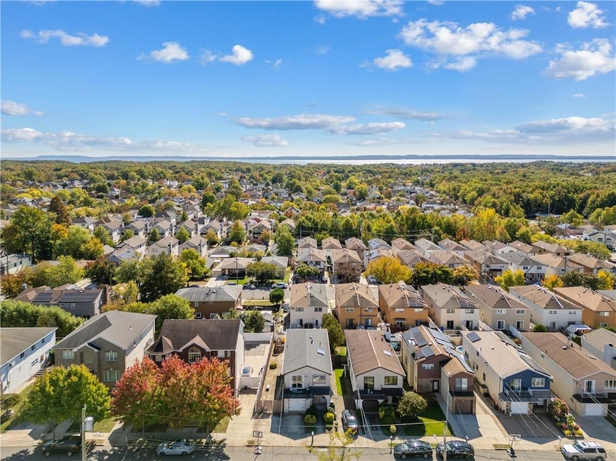 966 Sheldon Ave, Staten Island, NY 10309 - photo 1