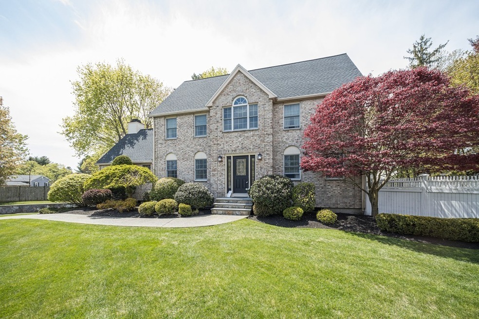 8 Elerton Ln, Danvers, MA 01923 - photo 1