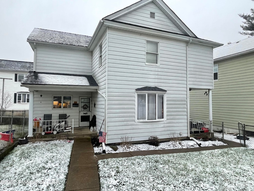 738 S Hanover St, Nanticoke, PA 18634 - photo 1