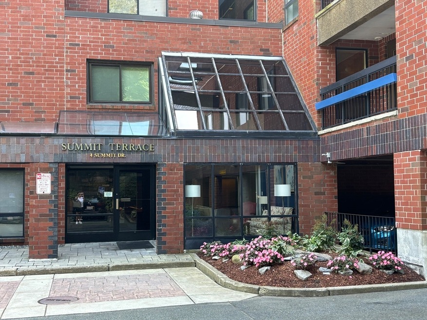 4 Summit Dr unit 4-602, Reading, MA 01867 - photo 1