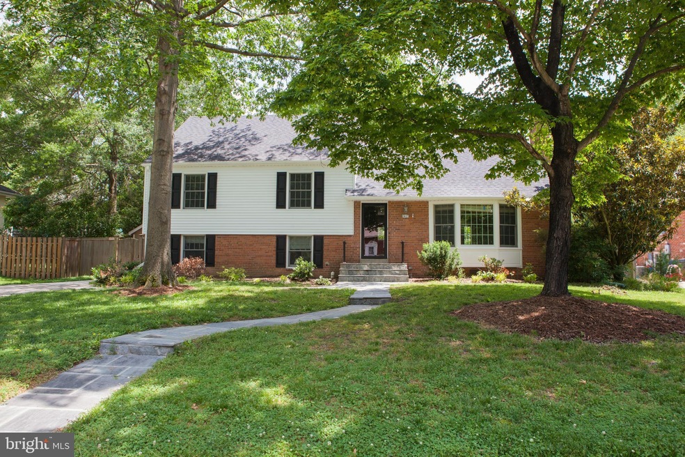 8417 Crown Place, Alexandria, VA 22308 - photo 1