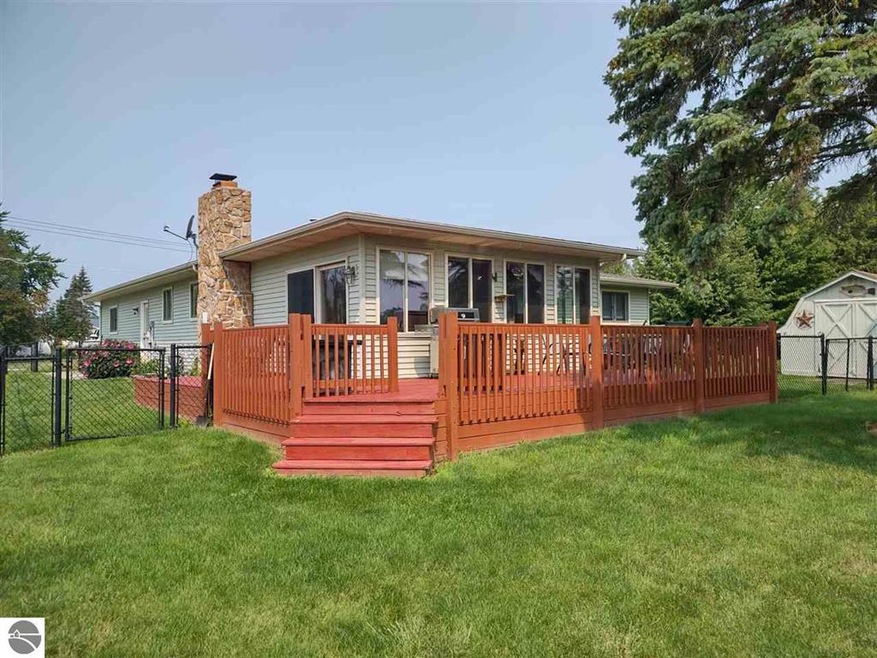 623 S Augres River Dr, Au Gres, MI 48703 - photo 1