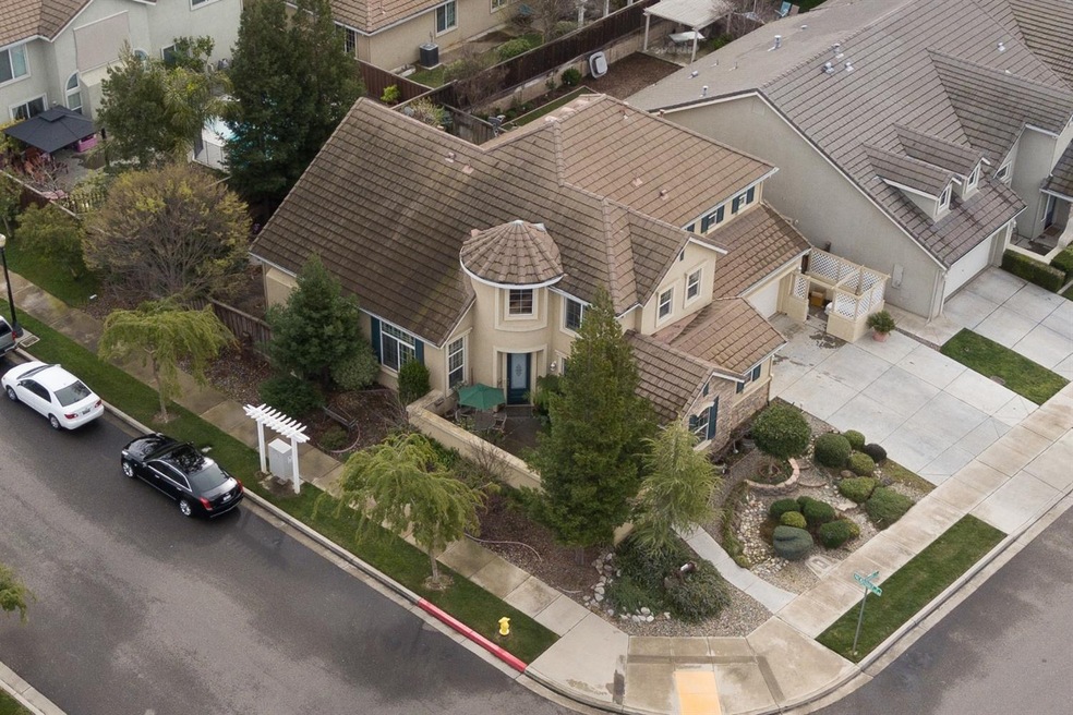 517 Buckaroo Ct, Oakdale, CA 95361 - photo 1