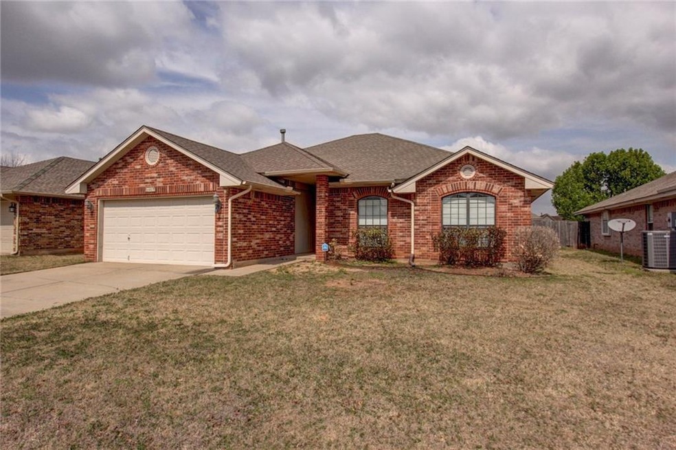 2405 Stonebridge Dr, Norman, OK 73071 - photo 1