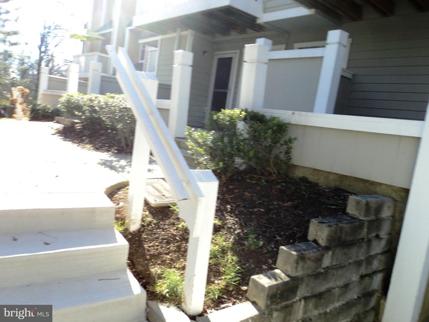 5700 Chapman Mill Dr unit 320, Rockville, MD 20852 - photo 1