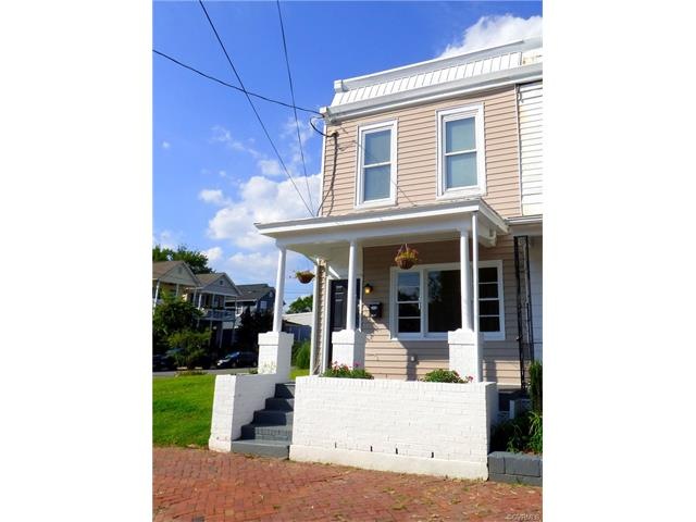 Welcome to 2904 E Leigh Street! This home's charmi