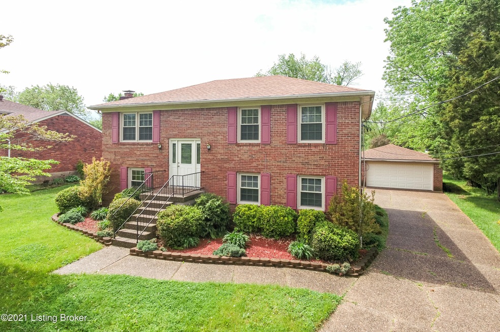 6306 Applegate Ln, Louisville, KY 40219 - photo 1