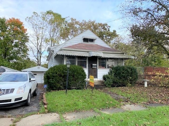 939 Mcqueen St, Flint, MI 48503 - photo 1