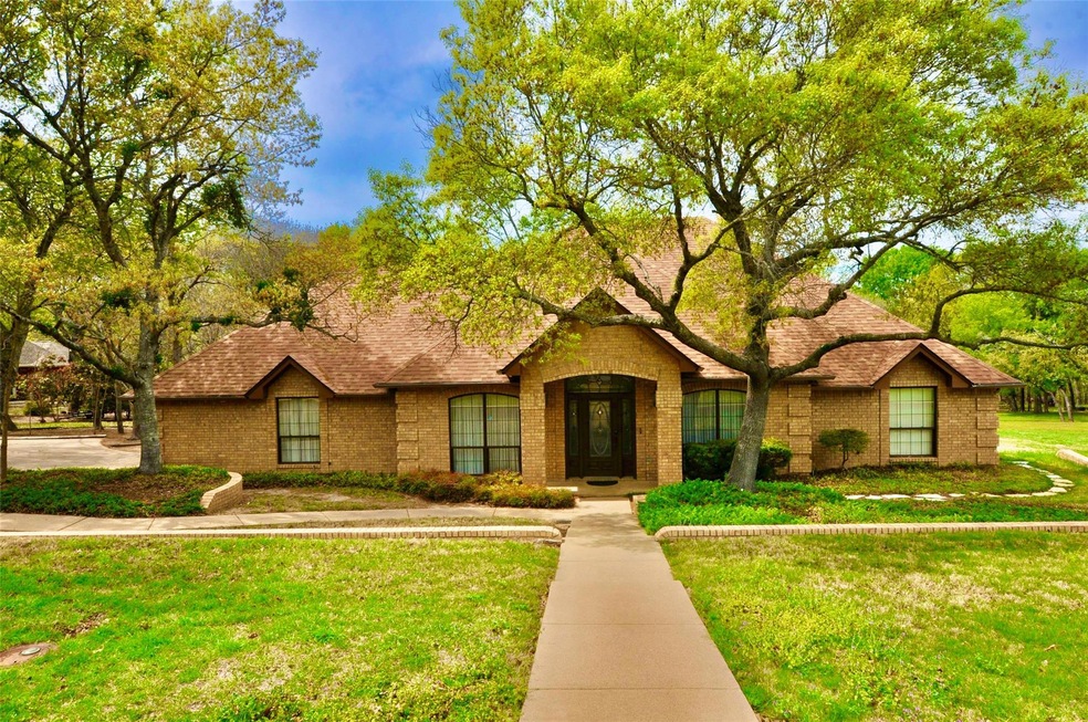 1913 Forest Glen Ln, Weatherford, TX 76087 - photo 1