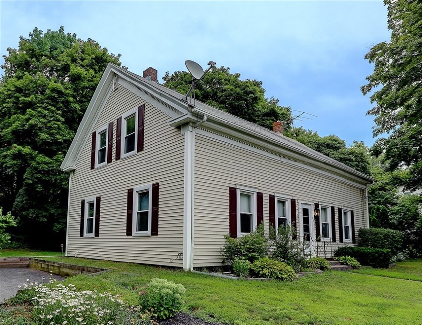 104 Elm St, Blackstone, MA 01504 - photo 1