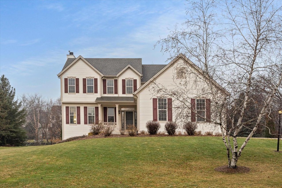 W127N6241 Sumac St, Menomonee Falls, WI 53051 - photo 1