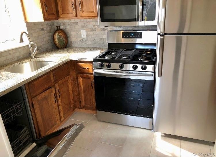 18 Lexington Hill unit 1, Harriman, NY 10926 - photo 1