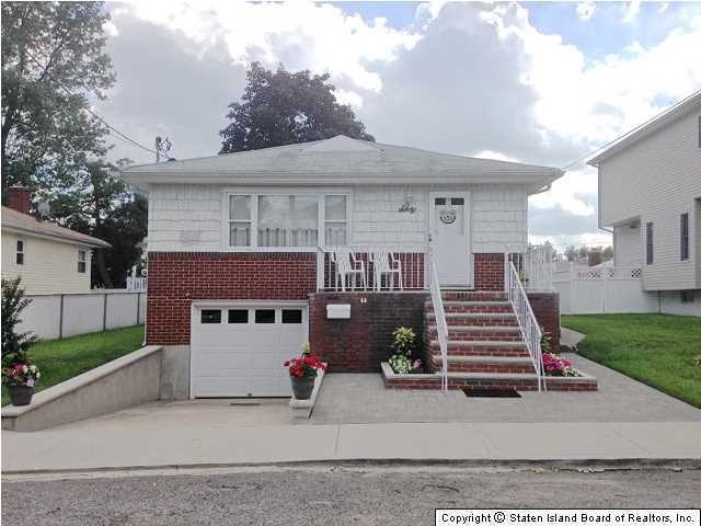 60 Roswell Ave, Staten Island, NY 10314 - photo 1