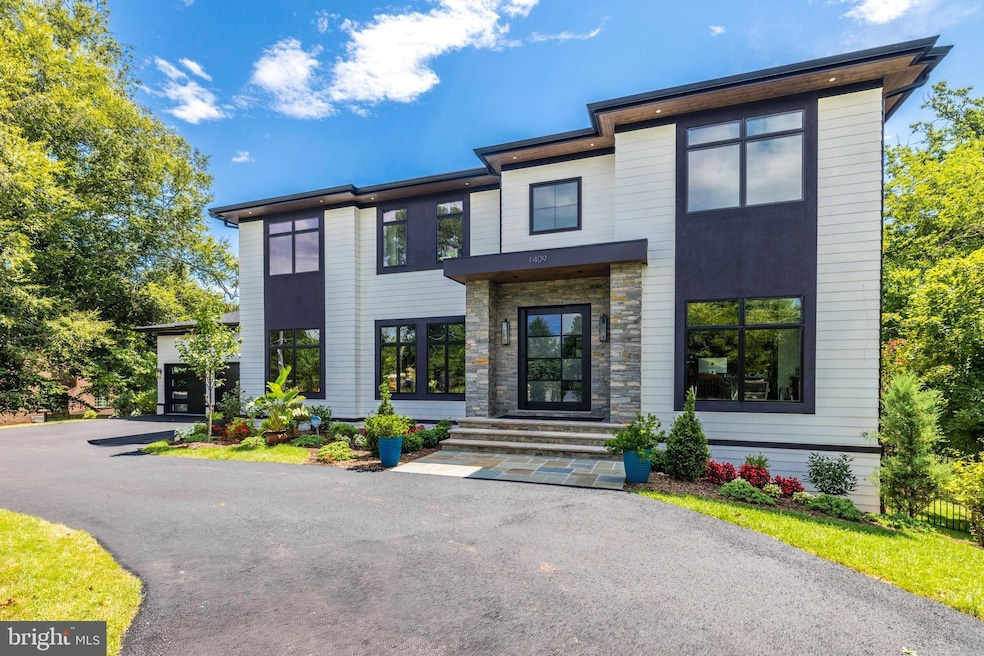 Sold $2,900,000 • Co-Listing Agent