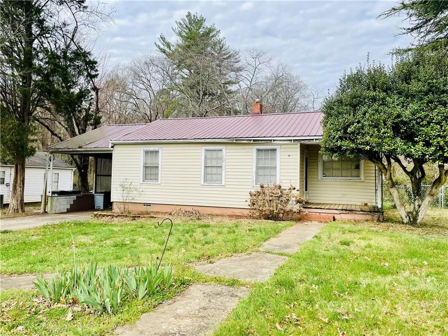 701 Woods Dr, Statesville, NC 28677 - photo 1