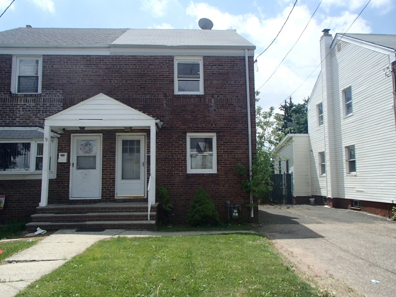 586 Summer St, Elizabeth, NJ 07202 - photo 1